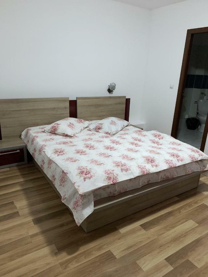 Hotel Restaurant Enigma Plopeni Ngoại thất bức ảnh